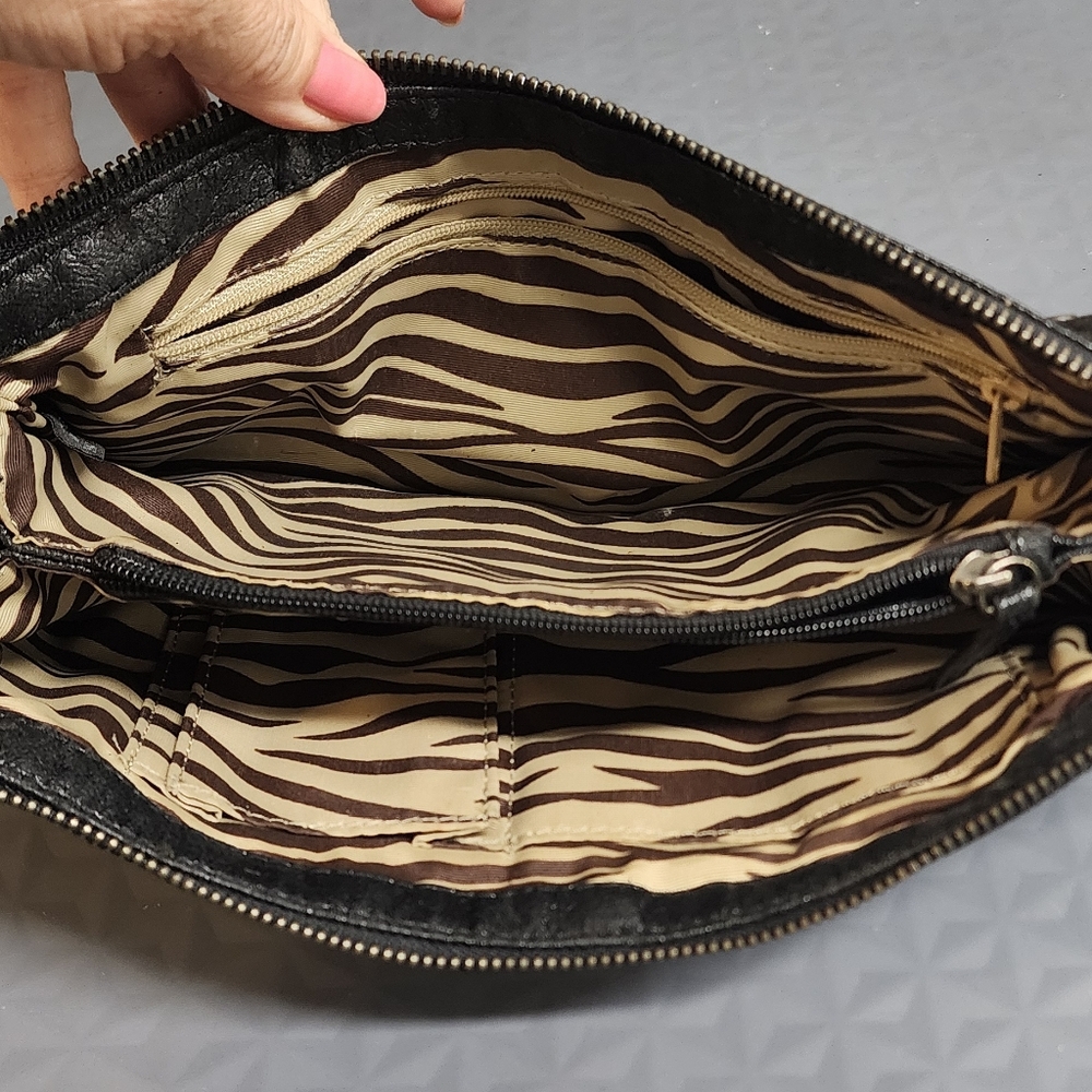 Guess vintage shoulder bag purse leather black w brn animal print lining buckles - Picture 4 of 12
